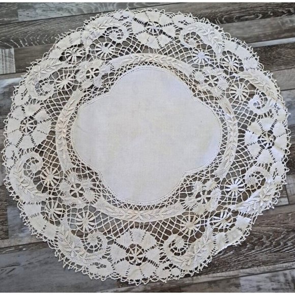 s-l400.jpg Vintage Centerpiece Ivory Floral Bobbin Lace Edge Doily Victorian Charger 26\